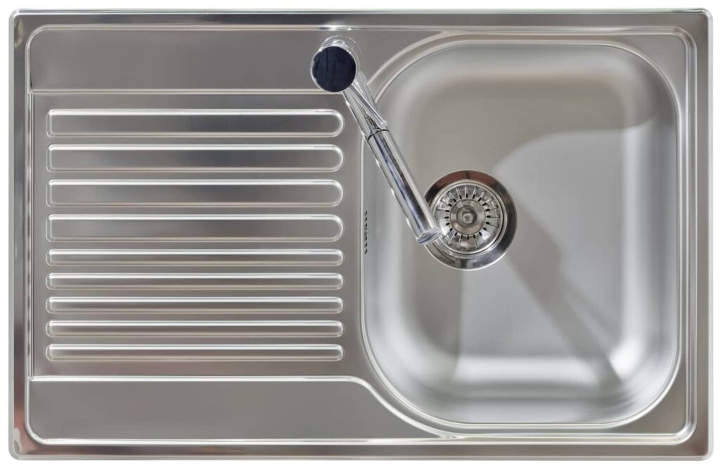 How to clean a stainless steel sink