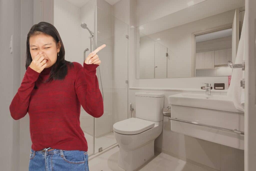 why does my bathroom smell like sewage